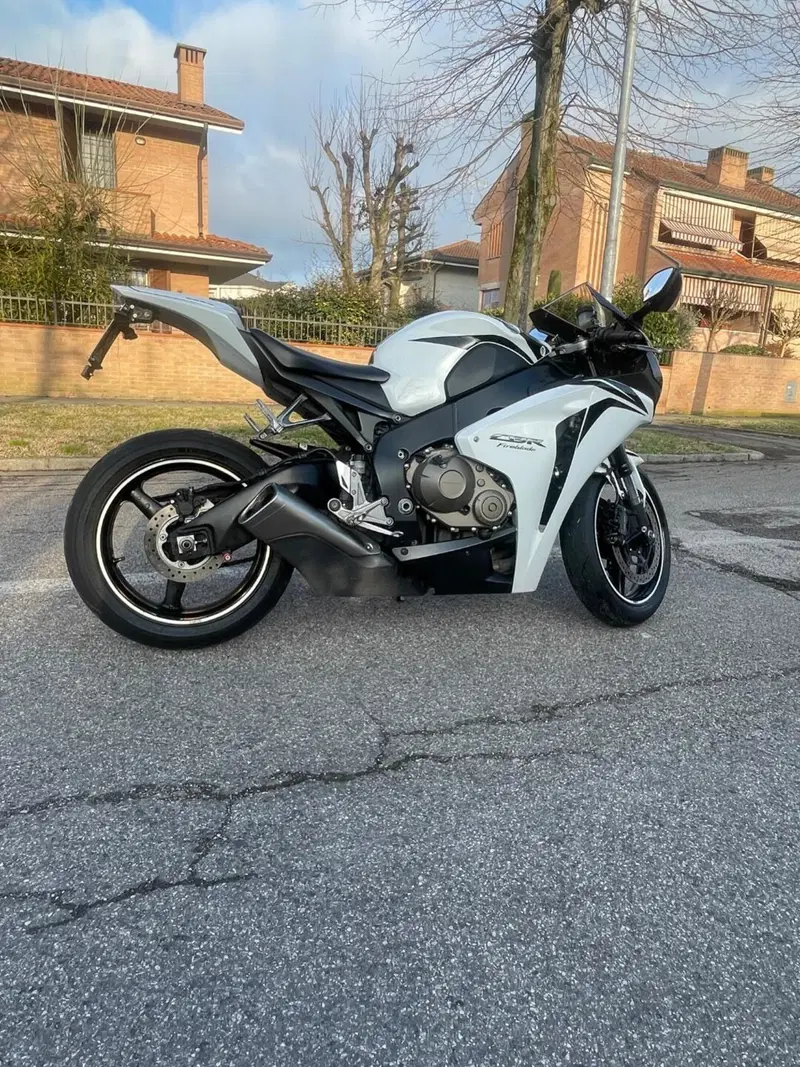 Honda CBR 1000 RR Fireblade (2008 - 11) (3)