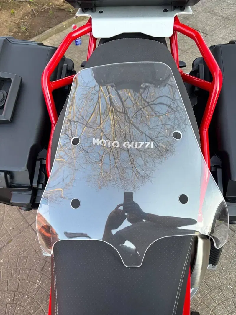 Moto Guzzi V85 TT Evocative Graphics (2019 - 20) (16)