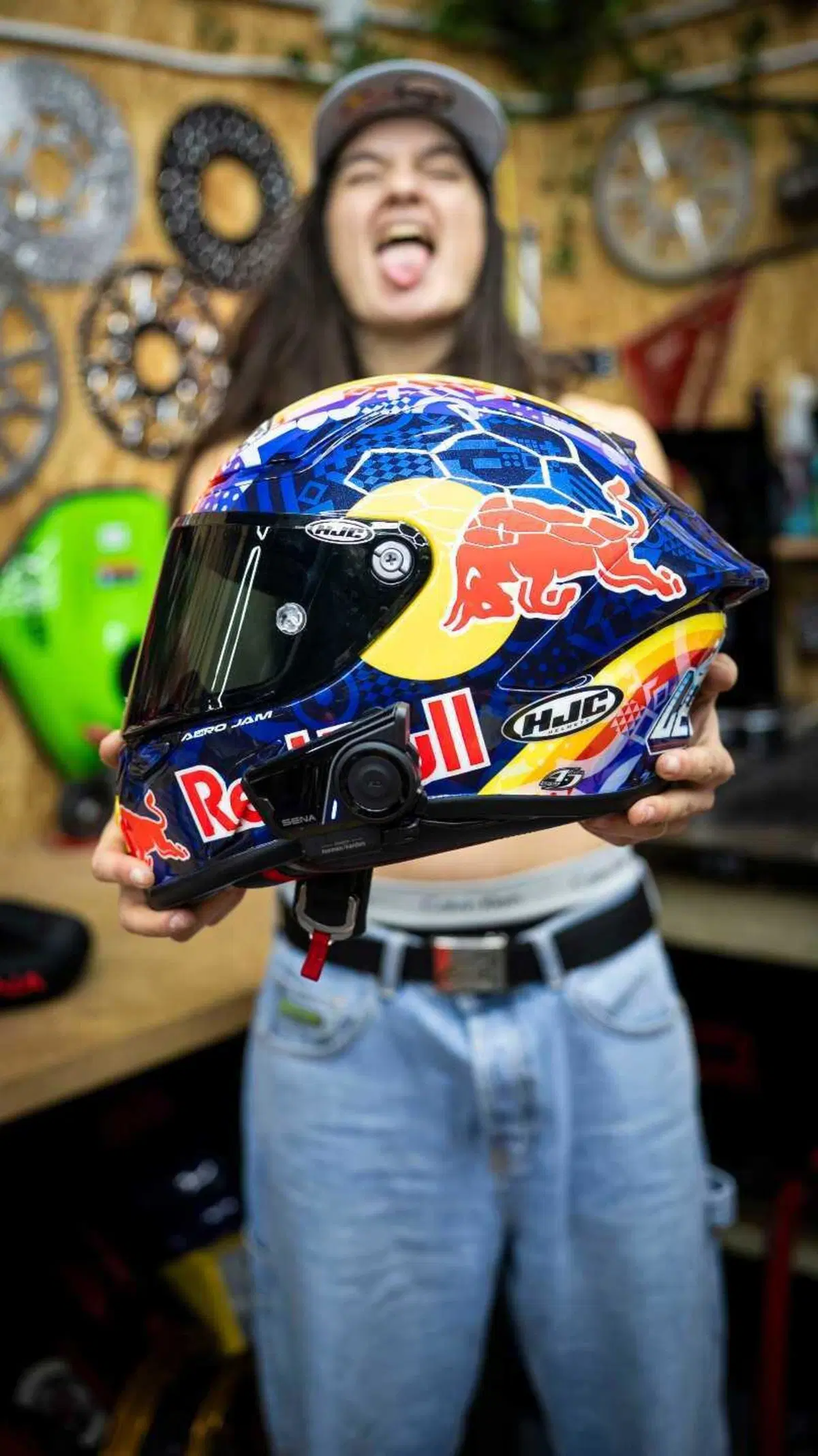 Sarah Lezito entra nella famiglia SENA, l'interfono diventa parte attiva dello stunt riding (5)