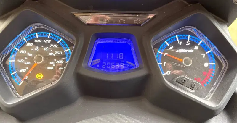 Sym Joymax 300 Z+ (2021 - 24) (4)