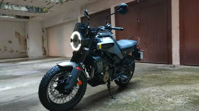 Husqvarna Svartpilen 401 (2024 - 26) (2)