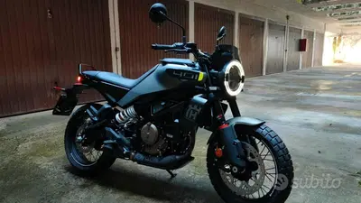 Husqvarna Svartpilen 401 (2024 - 26) usata