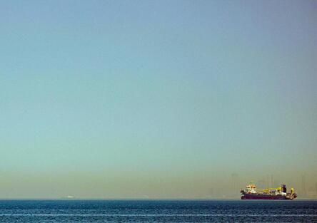 Guerra in Iran: benzina oltre i 2 euro al litro? Ecco cosa rischiamo alla pompa (e non solo)