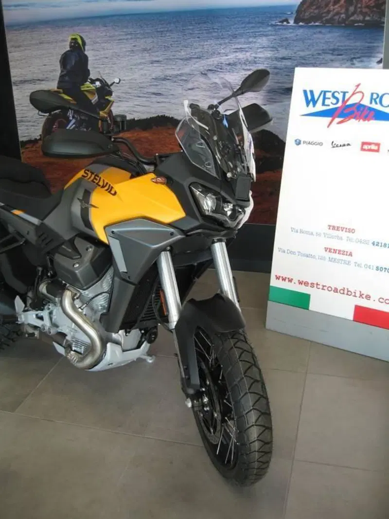 Moto Guzzi Stelvio (2024 - 26) (9)