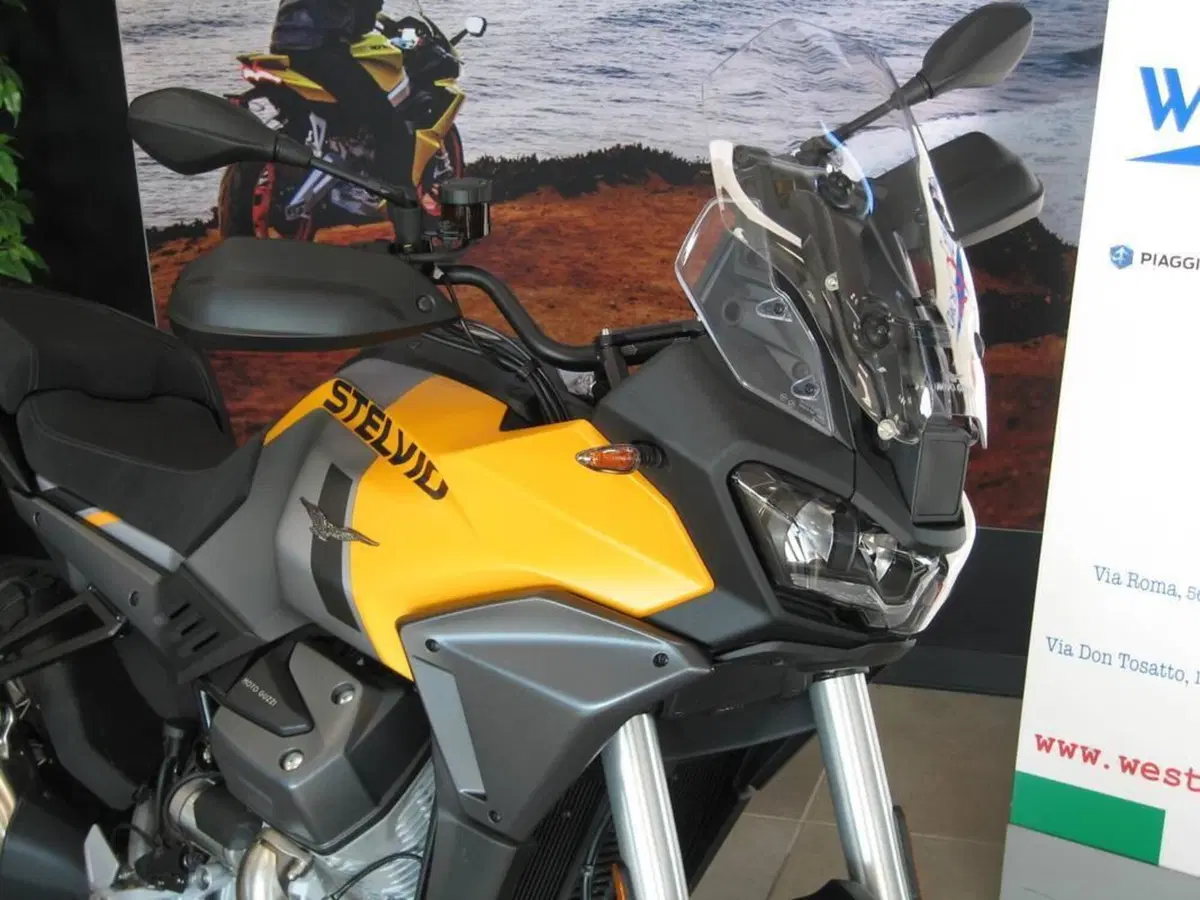 Moto Guzzi Stelvio (2024 - 26) (12)