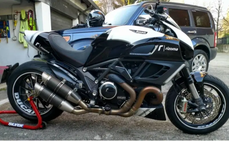 Ducati Diavel 1200 (2010 - 13)