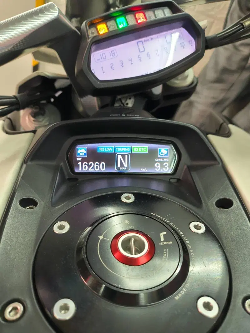 Ducati Diavel 1200 (2010 - 13) (5)