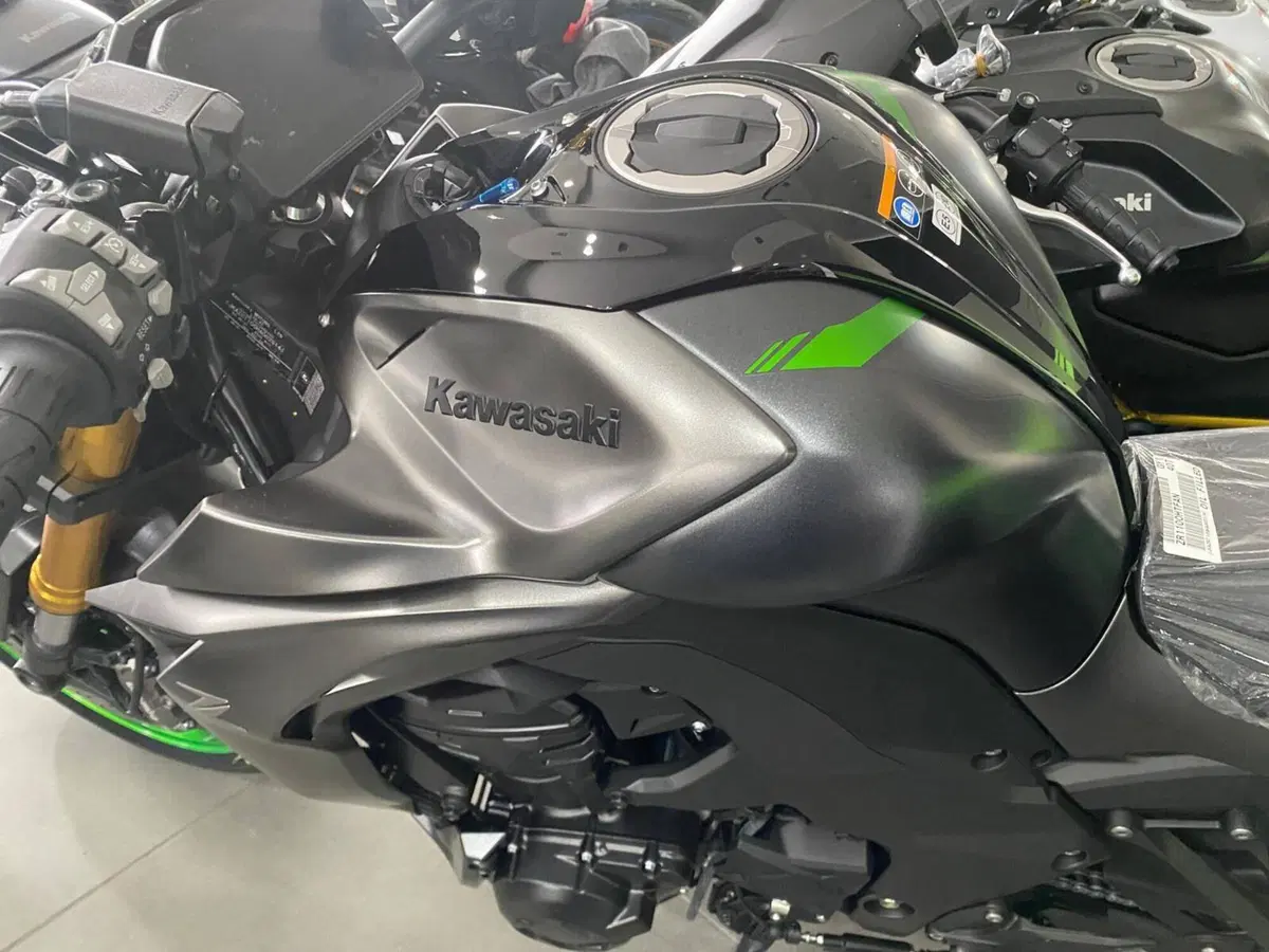 Kawasaki Z 1100 SE (2026) (10)