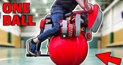 Rivoluzione su una sola ruota, la Uniball Bike viaggia su una sfera gigante