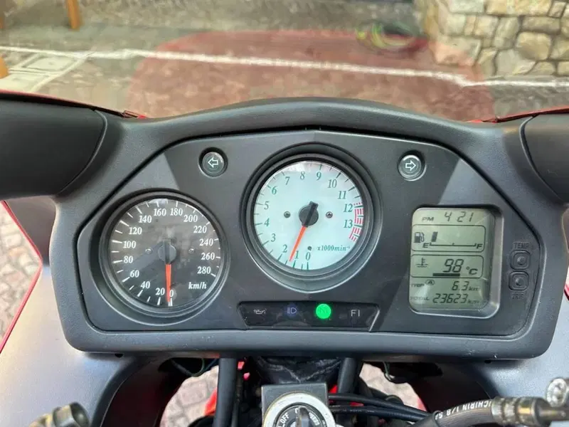 Honda VFR 800 (3)