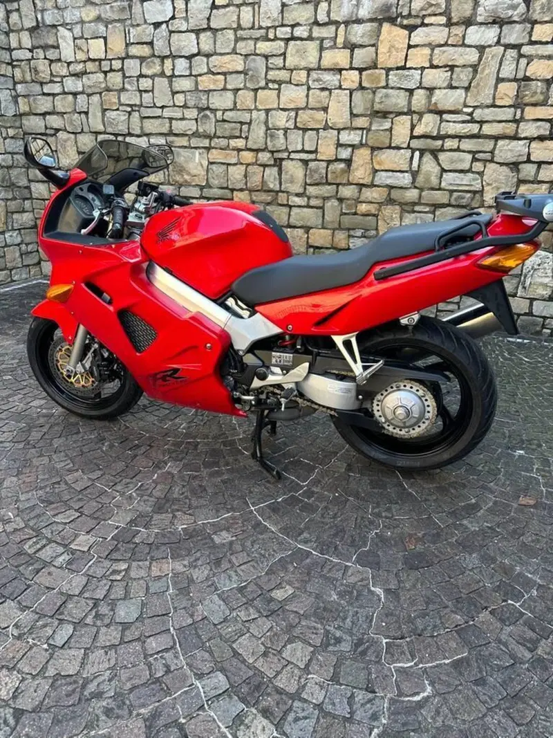 Honda VFR 800 (7)