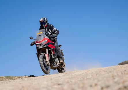 Test TKC 80²: una nuova era della gomma travel enduro secondo Continental 