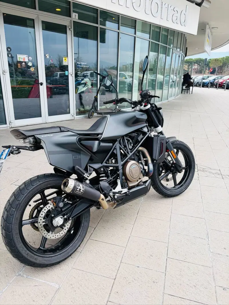 Husqvarna Svartpilen 701 (2019) (3)