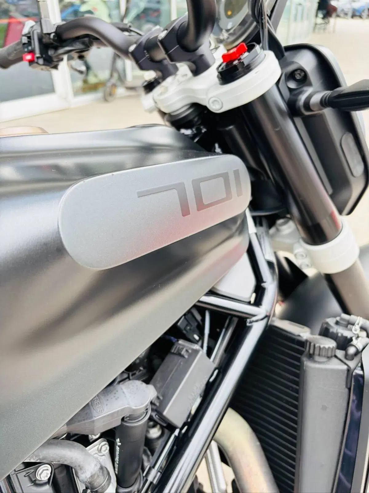 Husqvarna Svartpilen 701 (2019) (4)