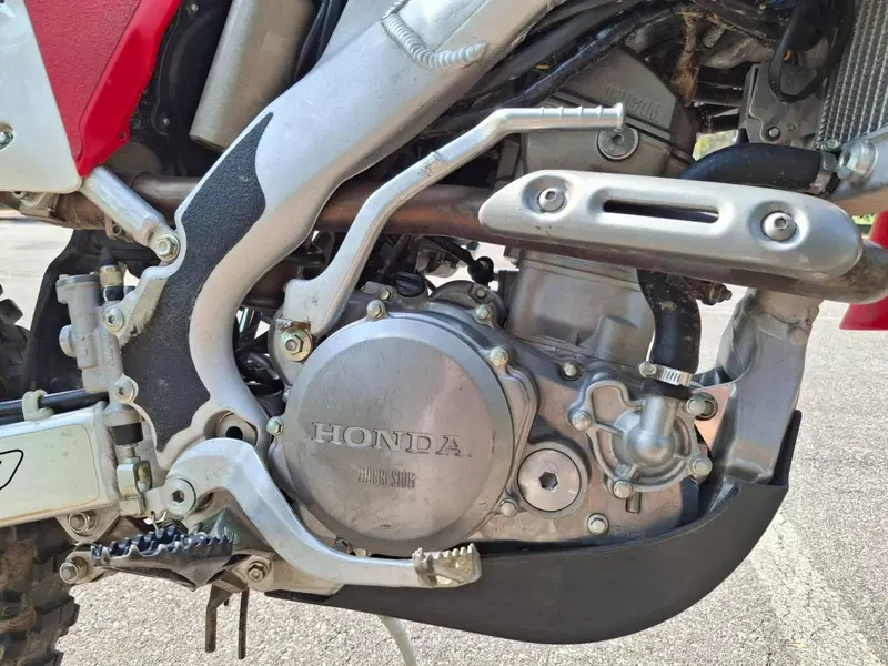 HM CRE F 300 X (2012) (9)