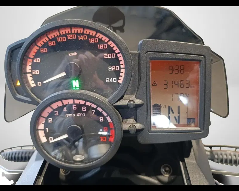 Bmw F 800 R (2015 - 16) (9)