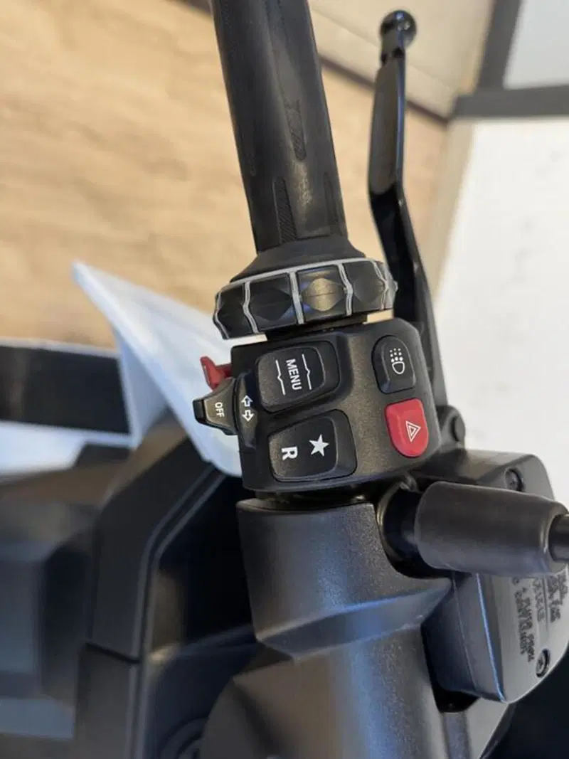 Bmw CE 04 (2021 - 25) (5)