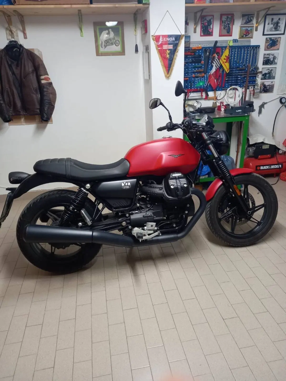 Moto Guzzi V7 Stone (2021 - 24) (12)