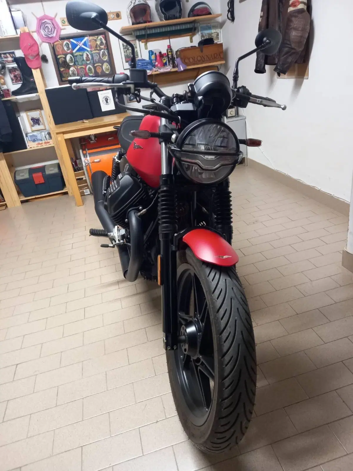 Moto Guzzi V7 Stone (2021 - 24) (14)