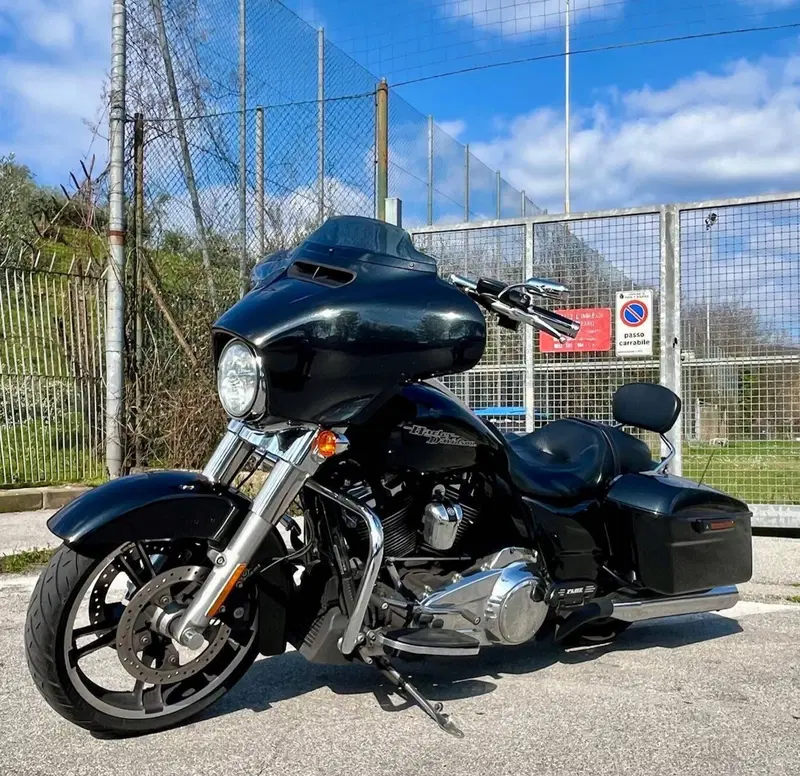 Harley-Davidson 107 Street Glide (2017 - 19) - FLHX (6)