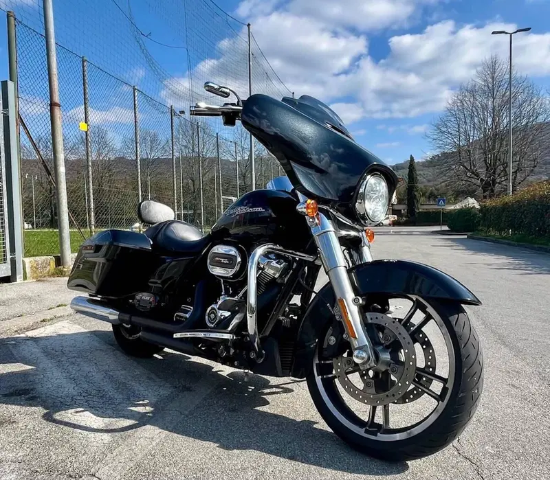 Harley-Davidson 107 Street Glide (2017 - 19) - FLHX