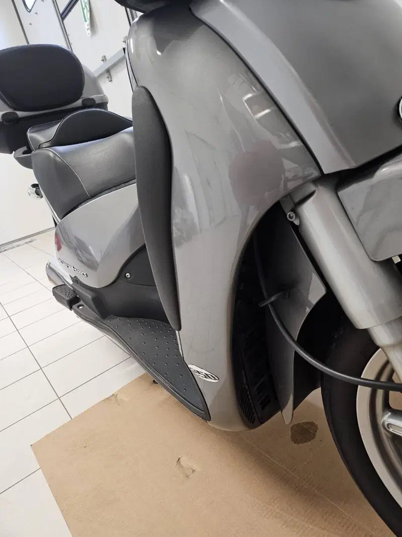 Aprilia Scarabeo 250 GT (2004 - 07) (4)