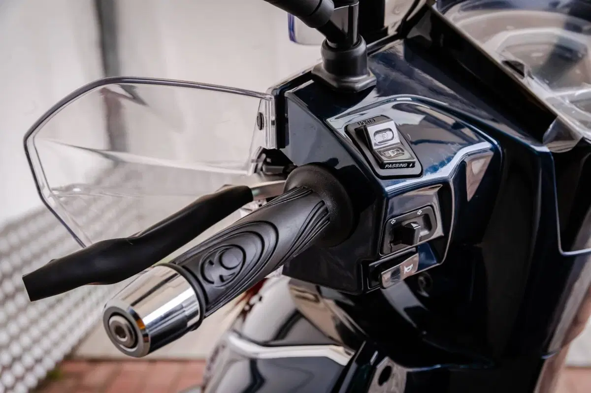 Kymco People 125i S (2021 - 25) (11)