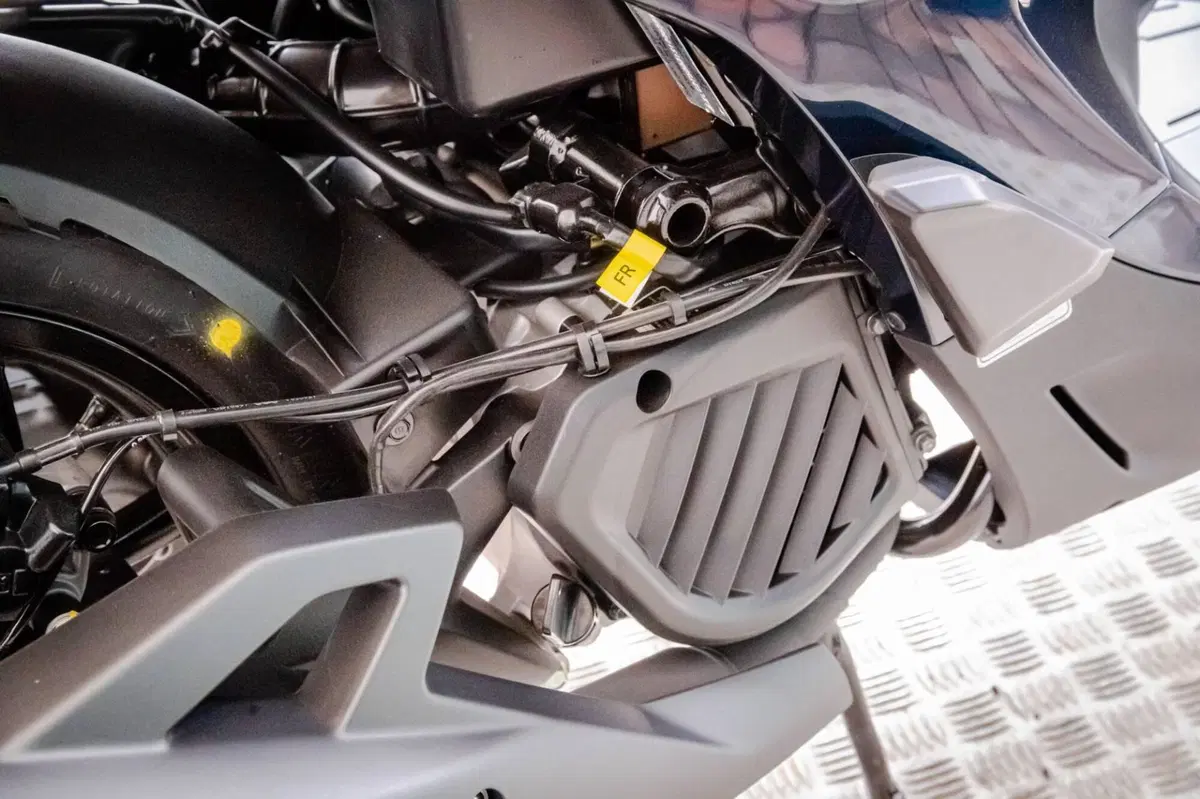 Kymco People 125i S (2021 - 25) (17)