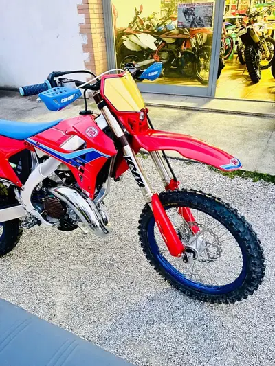 Tm Moto EN 125 ES Fi 2T TM Corse (2026) nuova