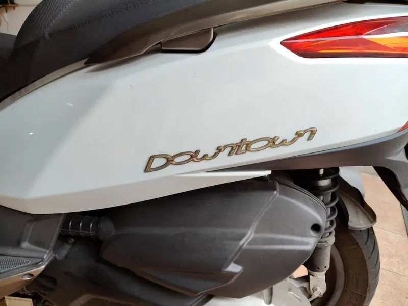 Kymco Downtown 300i (2009 - 17) (3)
