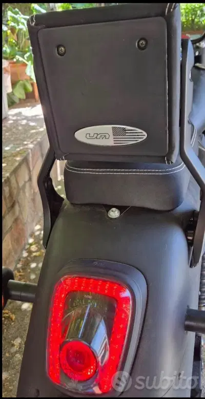 Um Italia Renegade Commando 125 (2023 - 26) usata