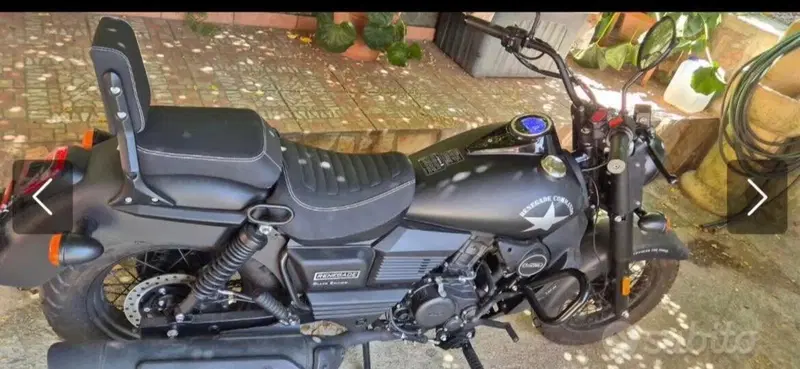 Um Italia Renegade Commando 125 (2023 - 26) (2)