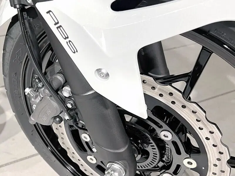 Kawasaki Z 400 (2023) (5)