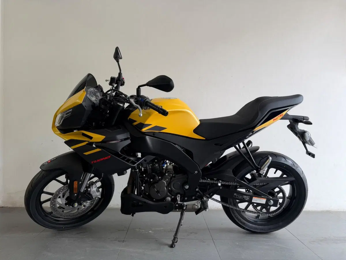 Aprilia Tuono 125 (2025 - 26) (2)