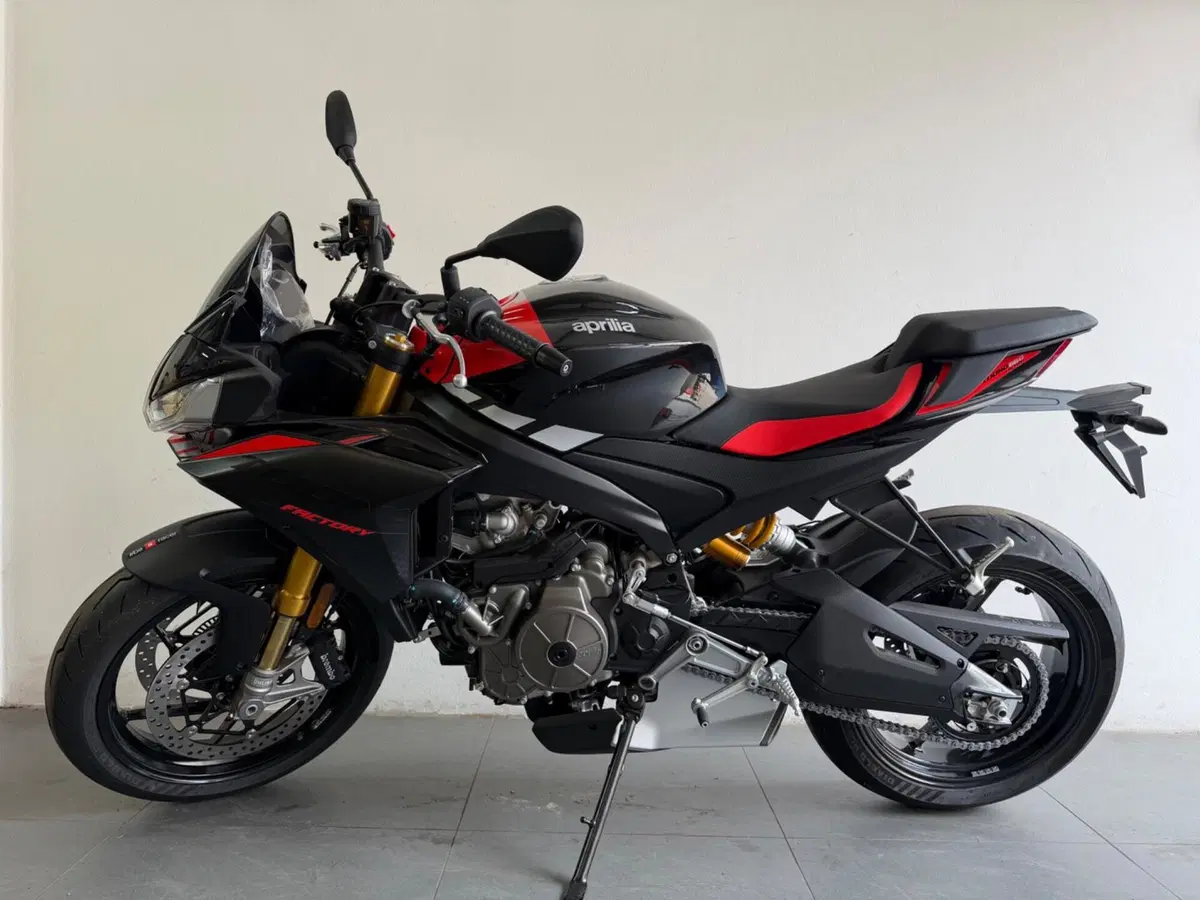 Aprilia Tuono 660 Factory (2025 - 26) (2)