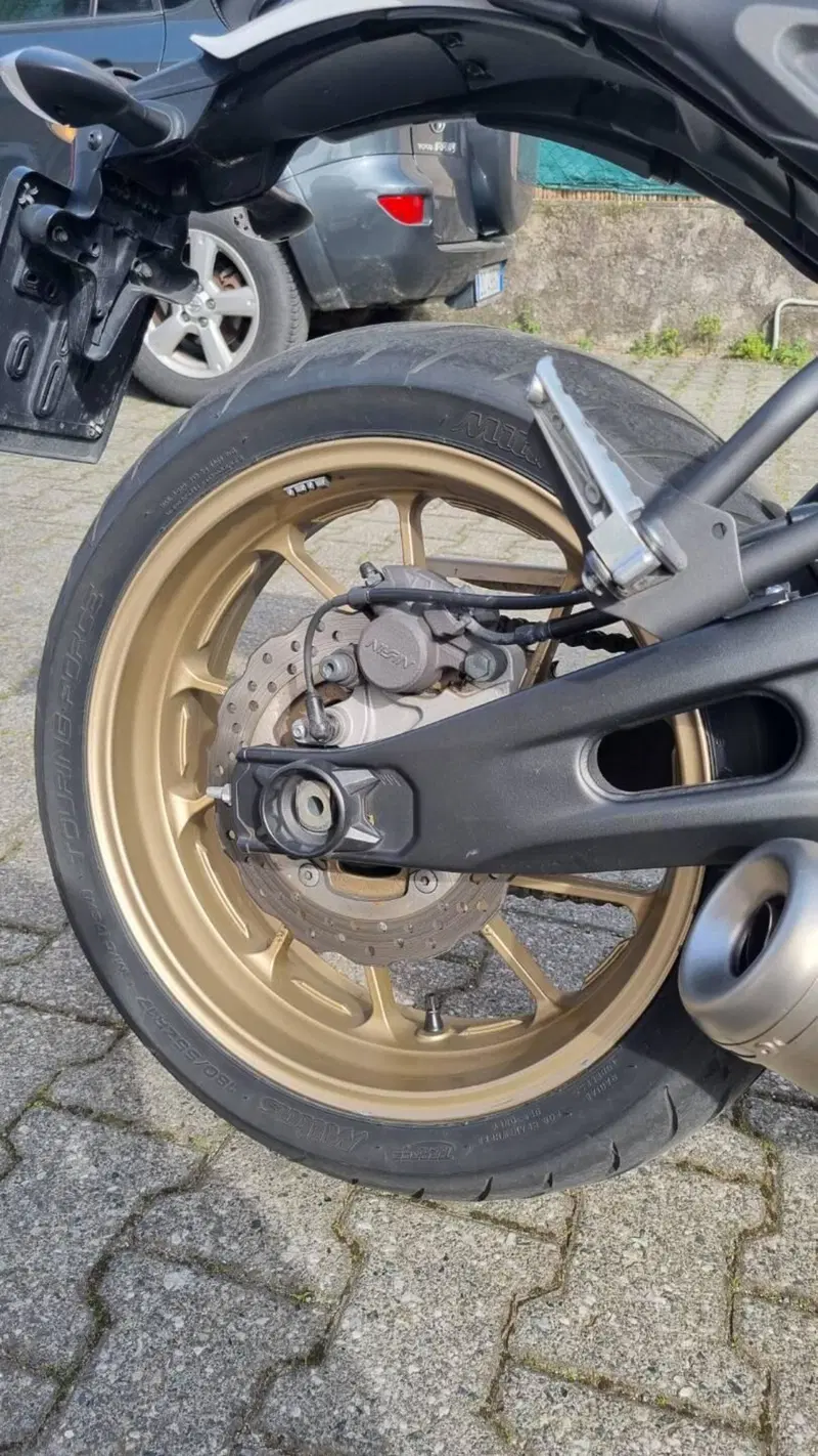 Yamaha XSR 700 XTribute (2021) (12)