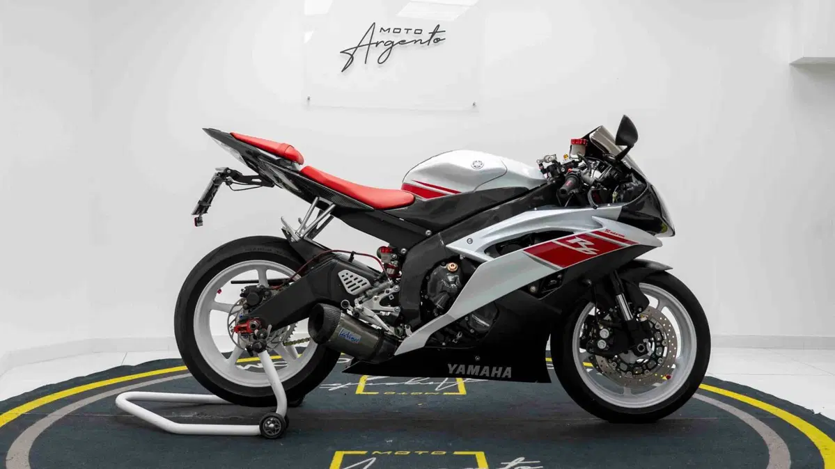 Yamaha YZF R6 (2008 - 09) (2)