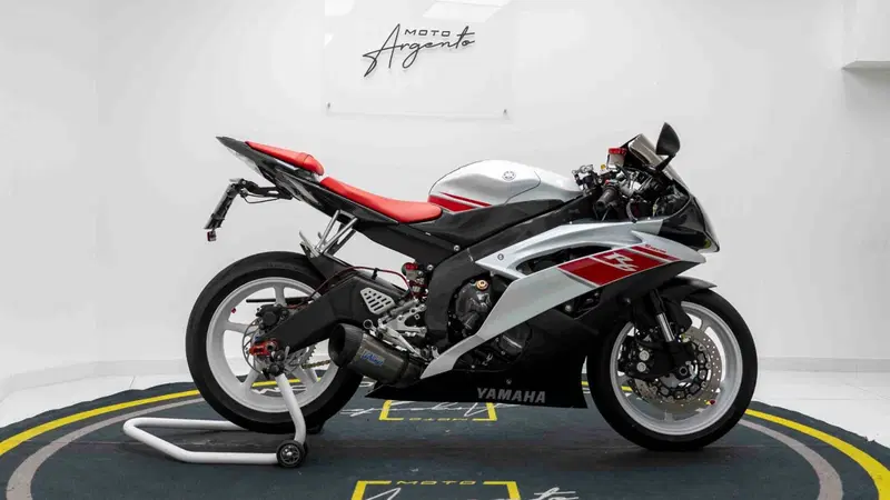 Yamaha YZF R6 (2008 - 09) (2)