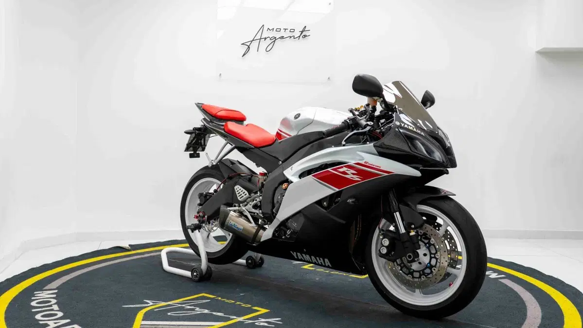 Yamaha YZF R6 (2008 - 09) (9)