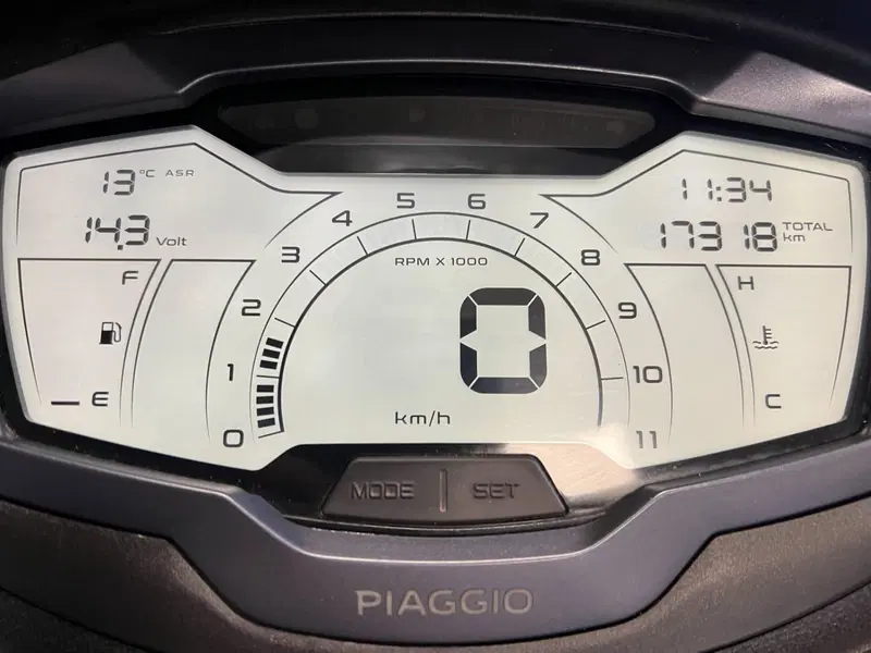 Piaggio Beverly 300 S ABS-ASR (2021 - 25) (4)