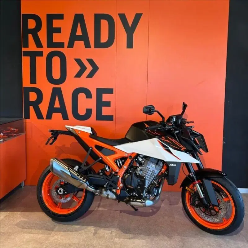 KTM 990 Duke R (2026)