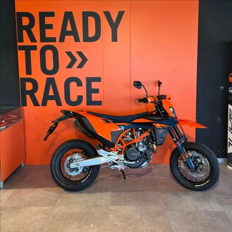 KTM 690 SMC R (2026)