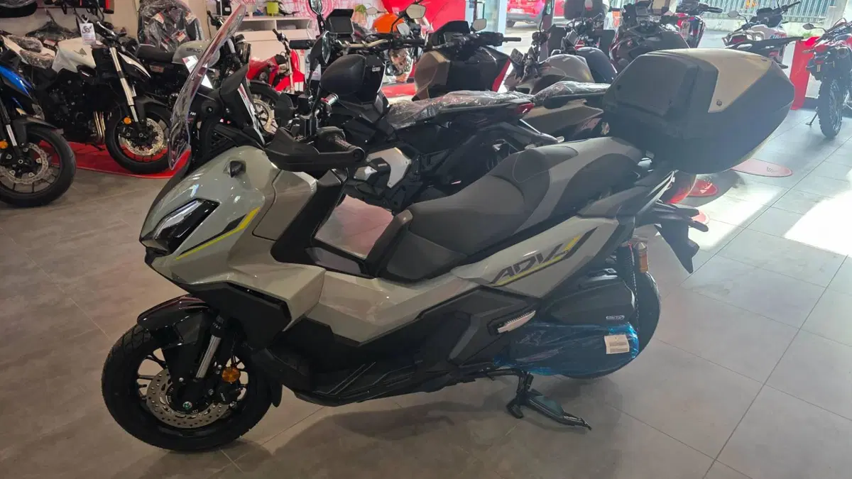 Honda ADV 350 Special Edition (2025 - 26) (3)