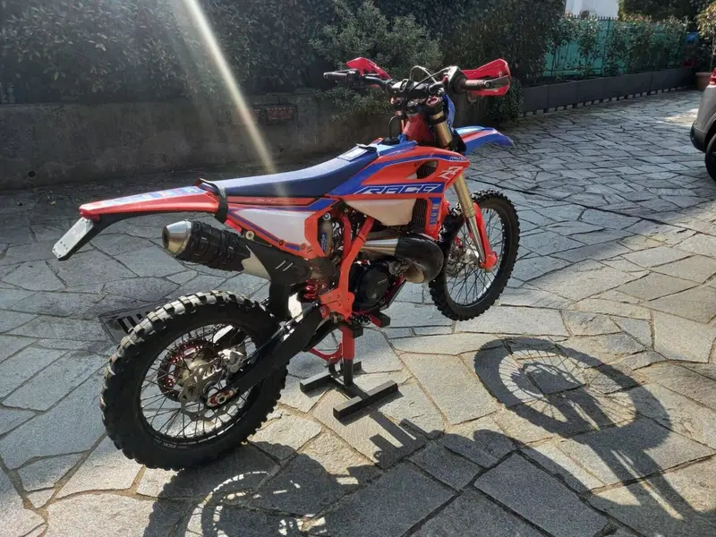 Betamotor RR 300 2T Enduro Race (2025) (7)