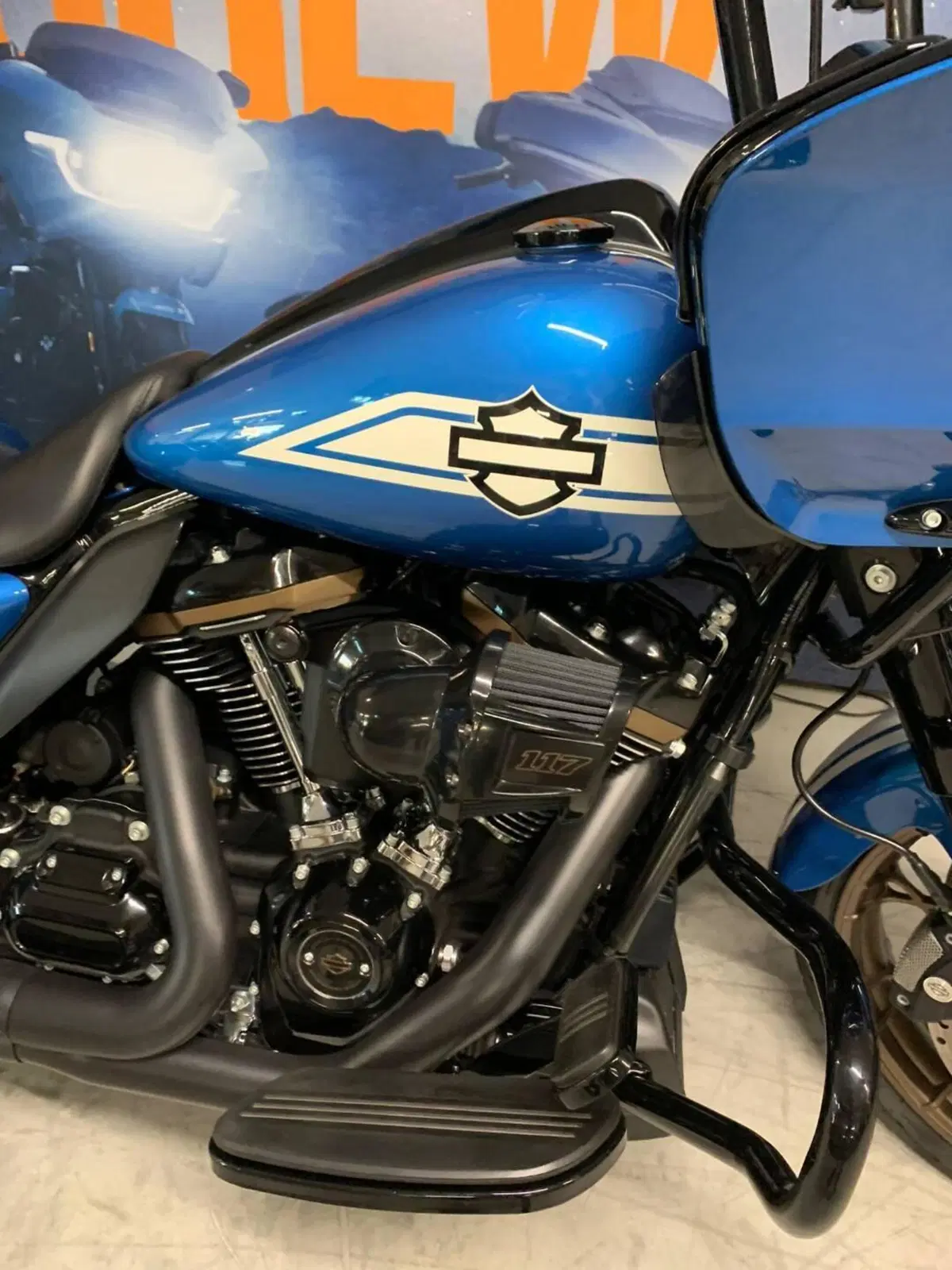 Harley-Davidson Road Glide ST Fast Johnnie Enthusiast (2023) (4)
