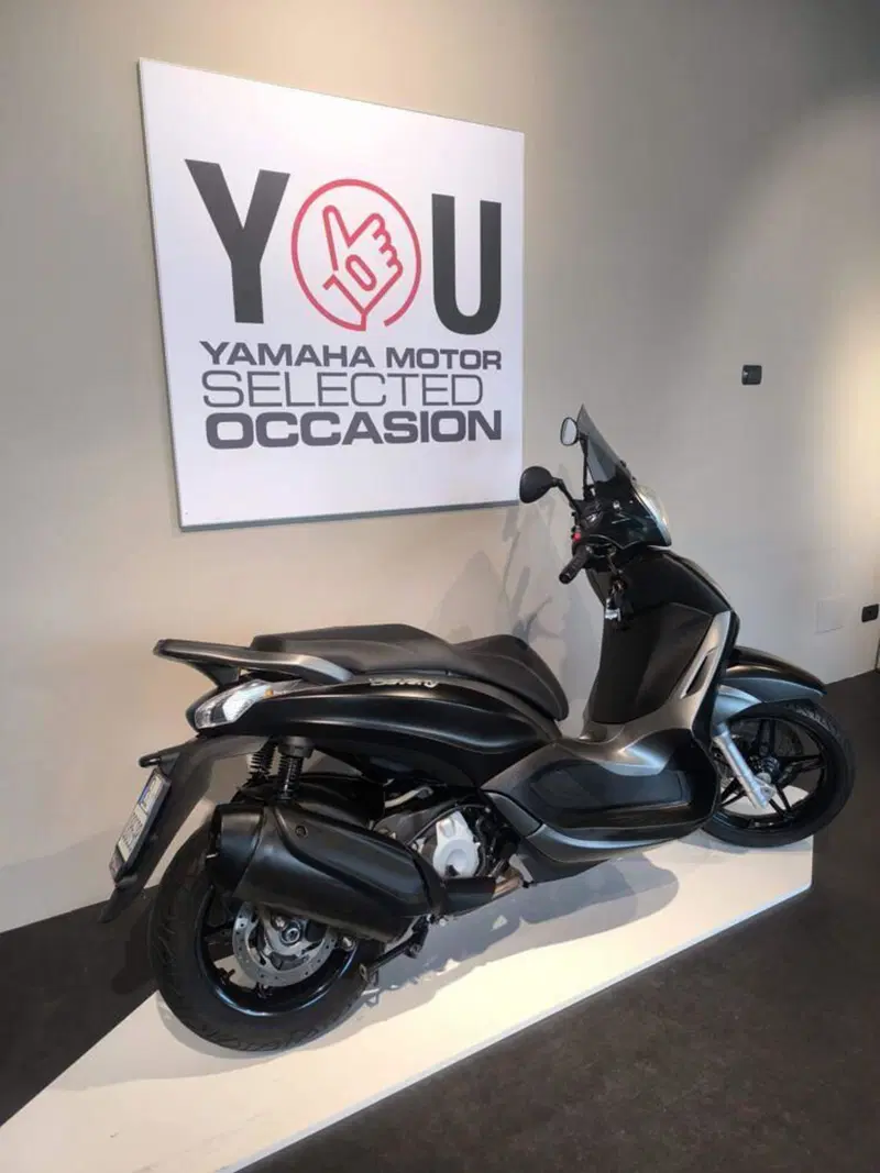 Piaggio Beverly 350 SportTouring ie ABS (2011 - 17) (2)