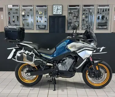 CFMOTO 800MT Touring (2022 - 26) usata