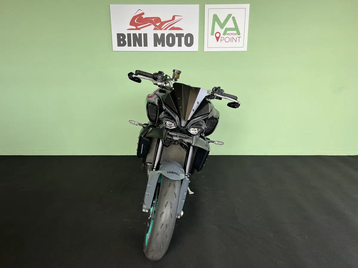 Yamaha MT-10 (2022 - 26) (3)