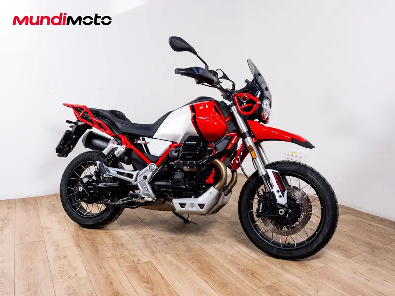 Moto Guzzi V85 TT Evocative Graphics (2021 - 23) (2)