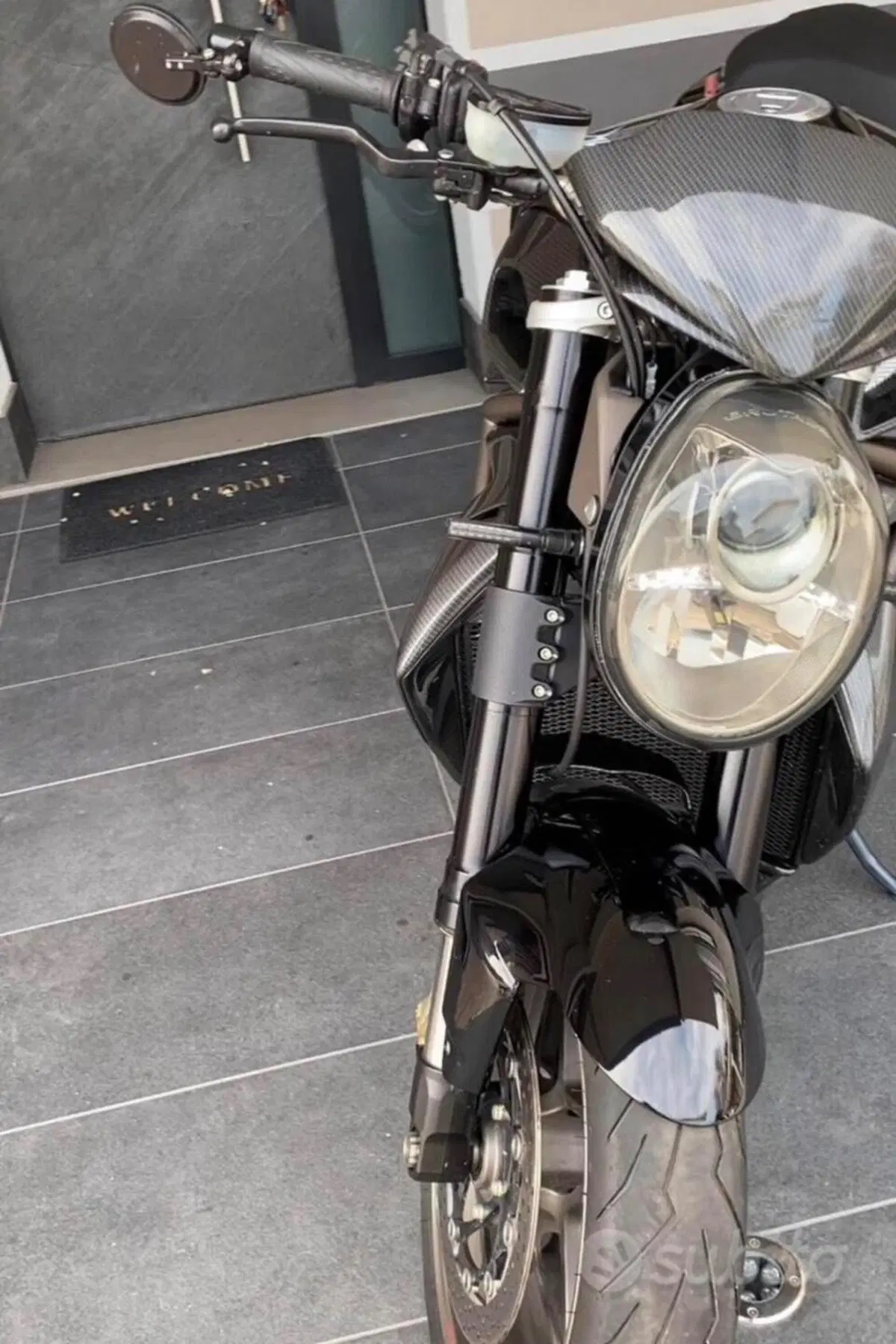 MV Agusta Brutale 990 R (2009 - 12) (5)